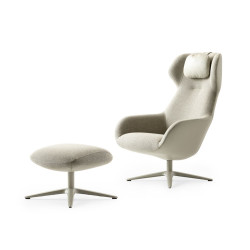 Sessel Spot three Pode Leolux wohndesign berlin Stoff Leder hell mit Hocker und Nackenkissen