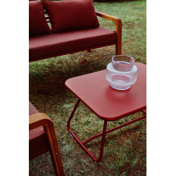 Leichter Tisch Sixties von Fermob für den Außen- und Innenbereich