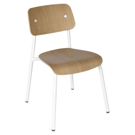 Stuhl Studie aus Alu und Eiche von Fermob wohndesign berlin Farbe BAumwollweiß
