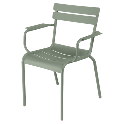 Stapelbarer Stuhl mit Armlehne Luxembourg aus Aluminium von Fermob in Kaktus