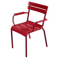 Stapelbarer Stuhl mit Armlehne Luxembourg aus Aluminium von Fermob in Mohnrot