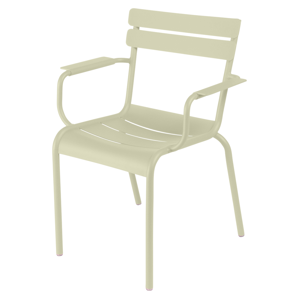 Stapelbarer Stuhl mit Armlehne Luxembourg aus Aluminium von Fermob in Lindgrün