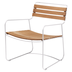 Metall Sessel Surprising mit Holzlattung aus Teak von Fermob und Gestell in Baumwollweiß