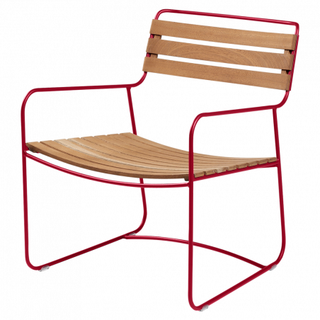 Metall Sessel Surprising mit Holzlattung aus Teak von Fermob und Gestell in Chili