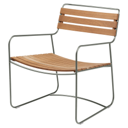 Metall Sessel Surprising mit Holzlattung aus Teak von Fermob und Gestell in Gewittergrau