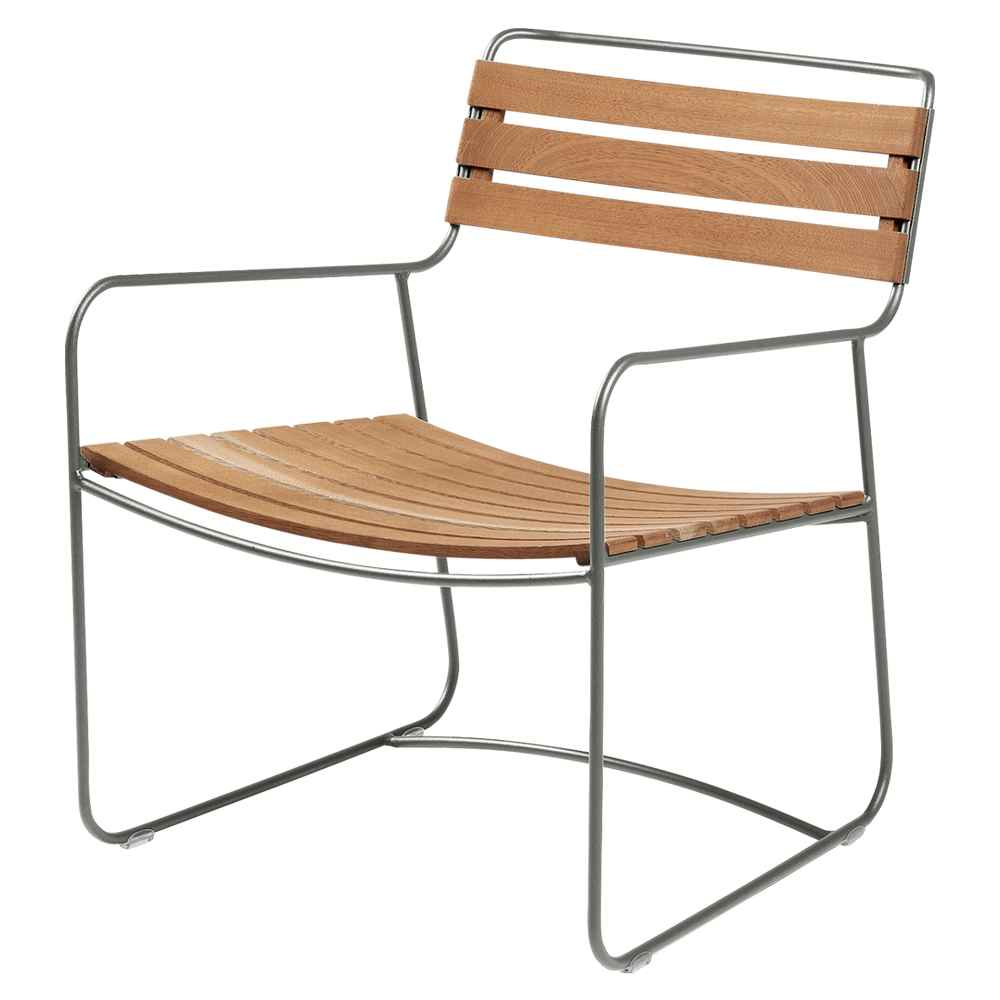 Metall Sessel Surprising mit Holzlattung aus Teak von Fermob und Gestell in Gewittergrau