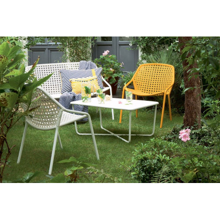 Couchtisch Croisette von Fermob im Außenbereich