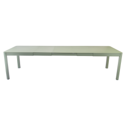 Ausziehbarer Tisch Ribambelle von Fermob von 149cm auf 299cm erweiterbar in Kaktus