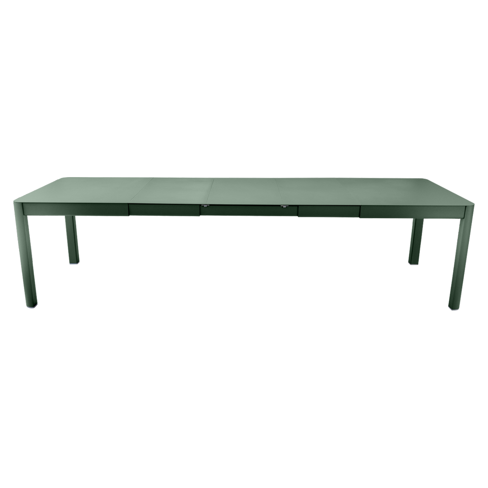 Ausziehbarer Tisch Ribambelle von Fermob von 149cm auf 299cm erweiterbar in Zederngrün