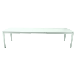 Ausziehbarer Tisch Ribambelle von Fermob von 149cm auf 299cm erweiterbar in Minze