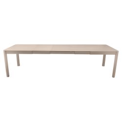 Ausziehbarer Tisch Ribambelle von Fermob von 149cm auf 299cm erweiterbar in Muskat