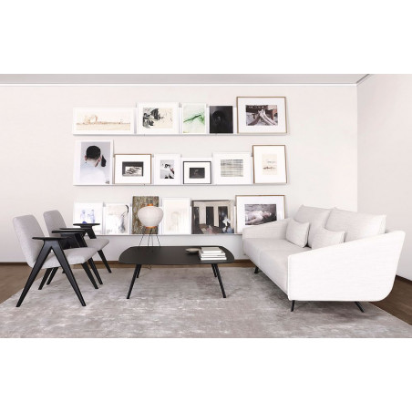 Sofa Costura von Stua mit Stuhl Libera von Stua sowie Tisch Solapa von Stua im Innenbereich
