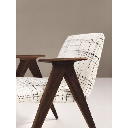 Nahaufnahme der Armlehne des Sessel Libera von Stua