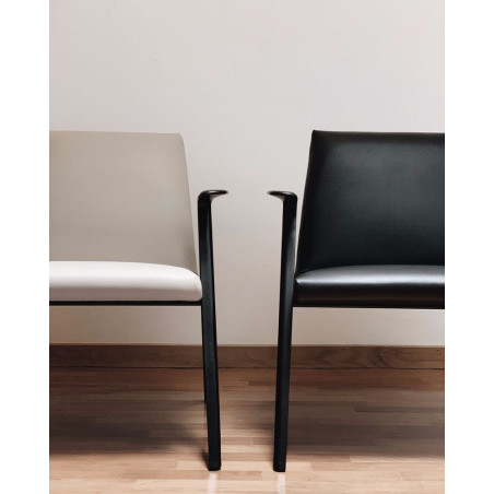 Sessel Libera von Stua aus Leder im Innenbereich