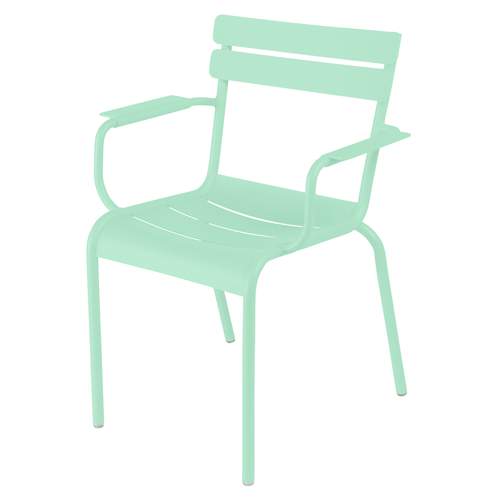 Stapelbarer Stuhl mit Armlehne Luxembourg aus Aluminium von Fermob in Opalgrün