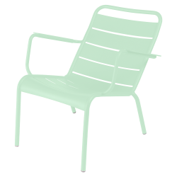 Wetterfester tiefer Sessel Luxembourg aus Aluminium von Fermob in Opalgrün