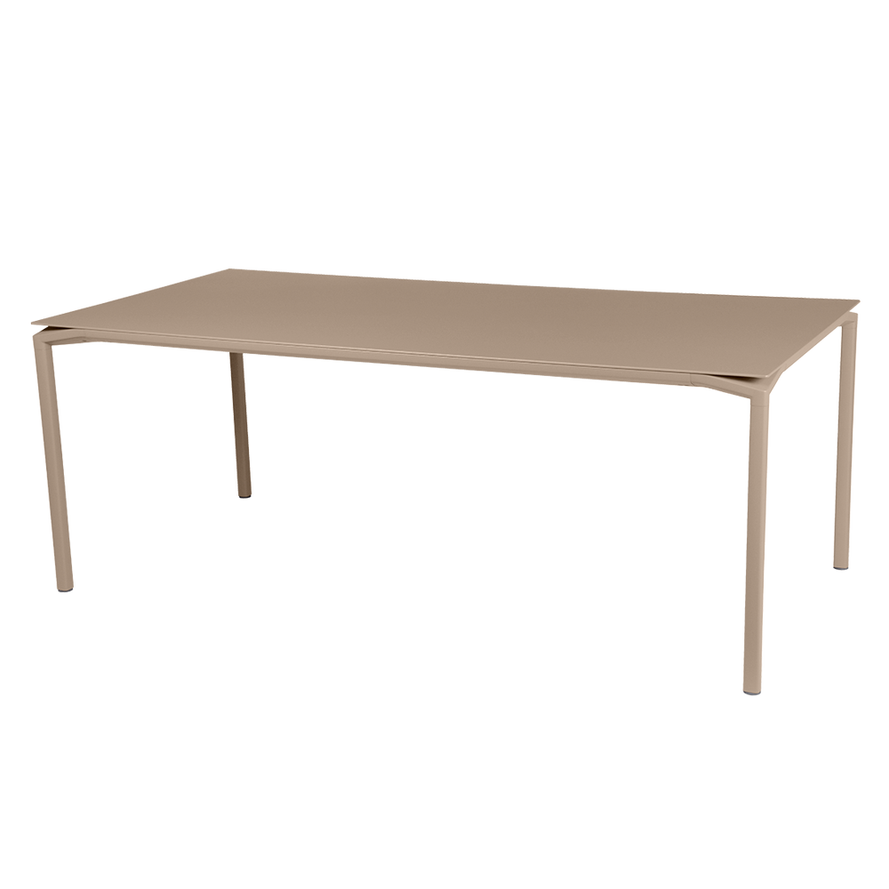 Tisch Calvi in 195cm x 95cm von Fermob in Muskat