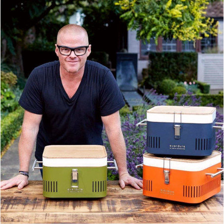 Heston Blumenthal mit Cube Grill von Everdure by Heston Blumenthal
