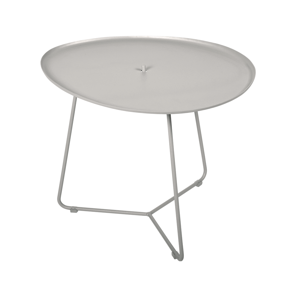 Niedriger Tisch mit abnehmbaren Tablett Cocotte von Fermob in Lehmgrau