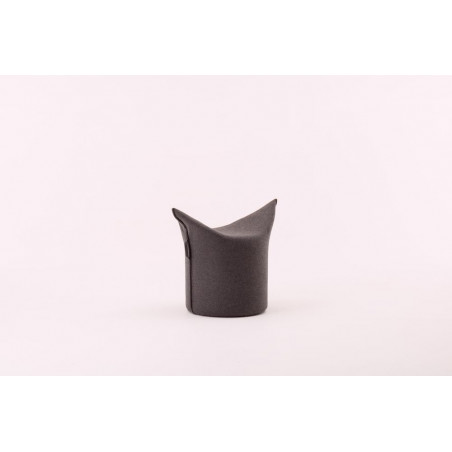 kleiner Polsterhocker Zipfel von Werther in hellgrau