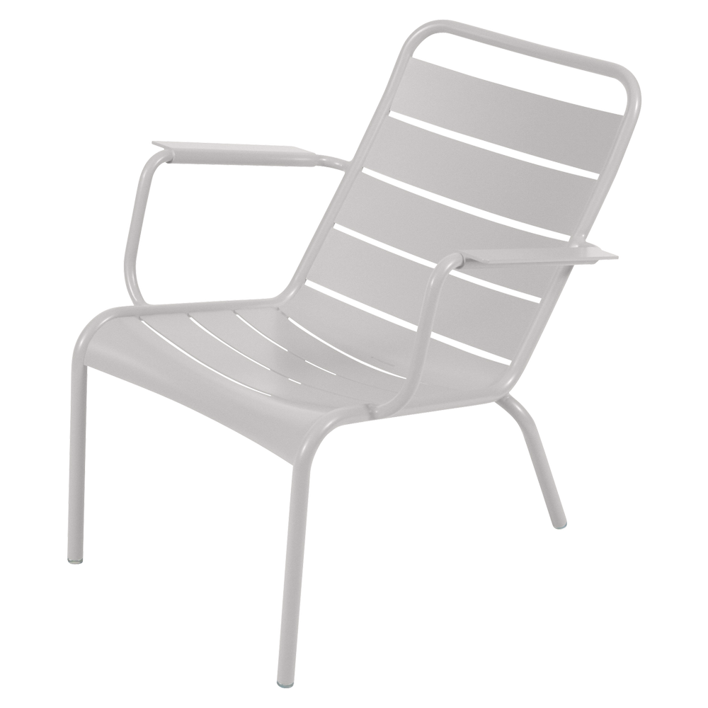 Wetterfester tiefer Sessel Luxembourg aus Aluminium von Fermob in Lehmgrau