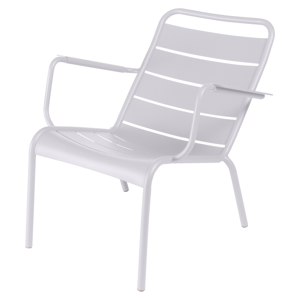Wetterfester tiefer Sessel Luxembourg aus Aluminium von Fermob in Baumwollweiß