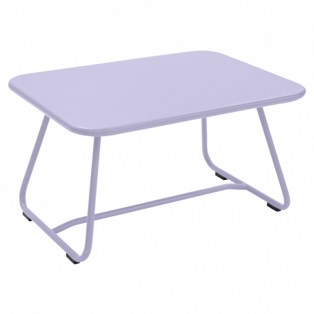 Leichter Tisch Sixties von Fermob in marshmallow
