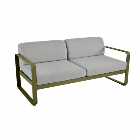 Sofa Bellevie mit abnehmbarem Polster aus mittelgrauem Stoff von Fermob und Gestell in Pesto