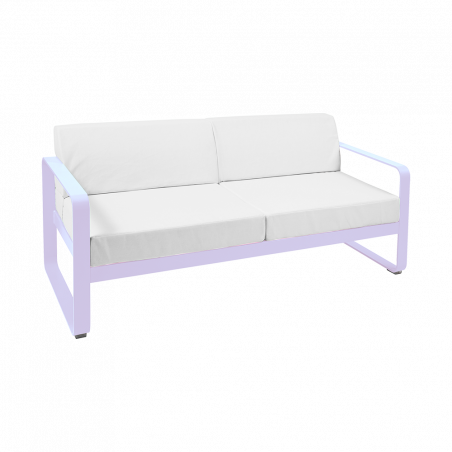 Wetterfestes Sofa Bellevie von Fermob mit Bezug in Weißgrau und Gestell in marshmallow