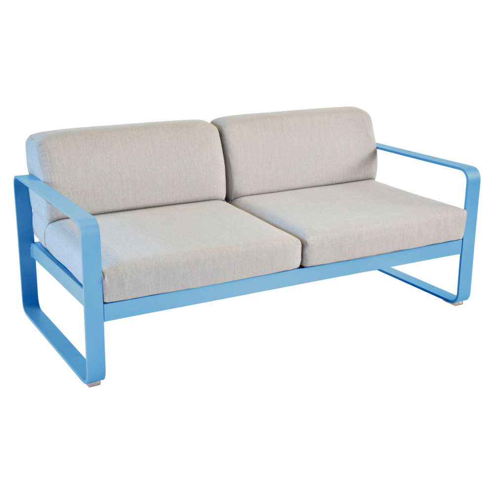 Sofa Bellevie mit abnehmbarem Polster aus mittelgrauem Stoff von Fermob und Gestell in Maya Blau