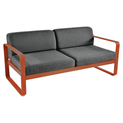 Sofa Bellevie von Fermob mit Stoff in Graphitgrau und Gestell in Kandierte Orange