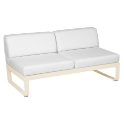 Outdoorsofa Bellevie von Fermob mit Bezug in Grauweiß und Gestell in Latte Beige