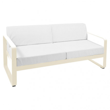 Wetterfestes Sofa Bellevie von Fermob mit Bezug in Weißgrau und Gestell in Latte Beige